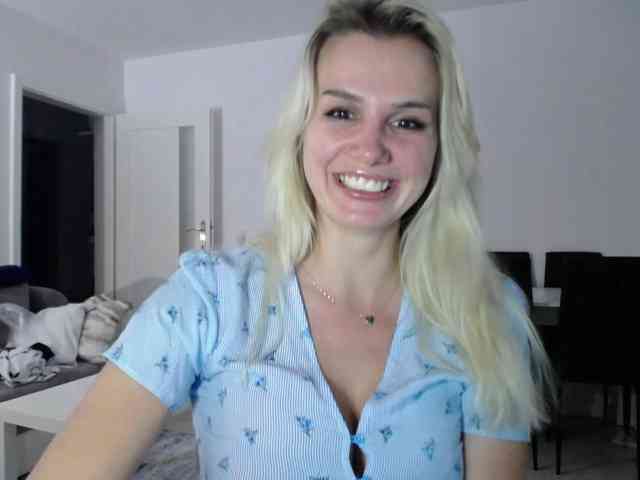 Cornelia22hot webcam