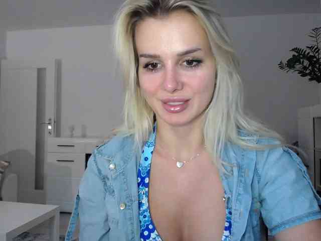 Cornelia22hot webcam