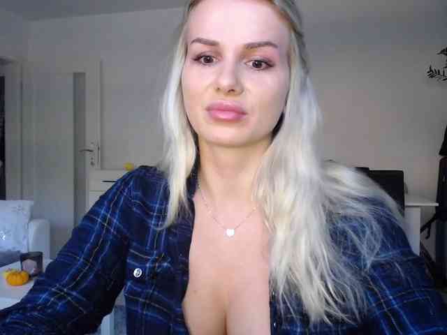 Cornelia22hot webcam
