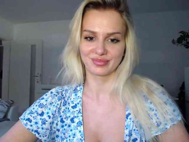 Cornelia22hot webcam