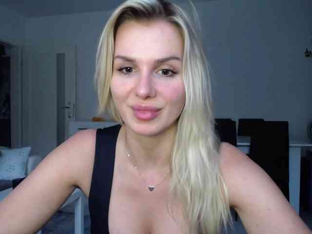 Cornelia22hot webcam