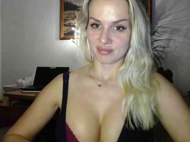 Cornelia22hot webcam