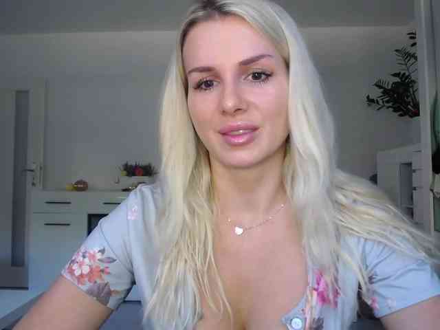 Cornelia22hot webcam