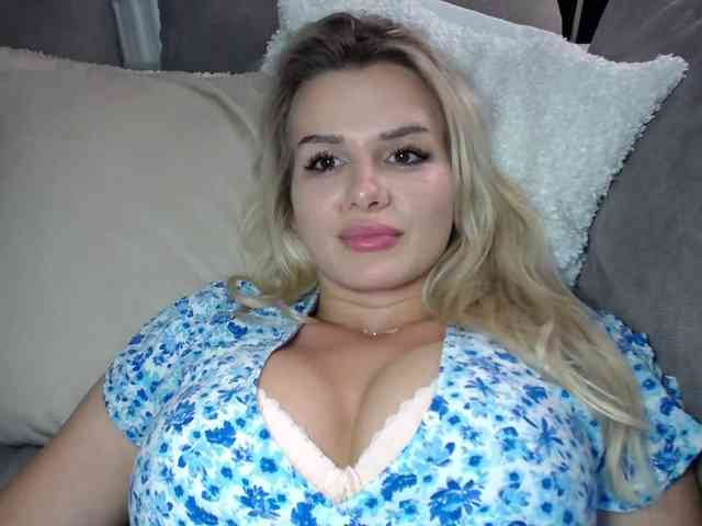 Cornelia22hot webcam