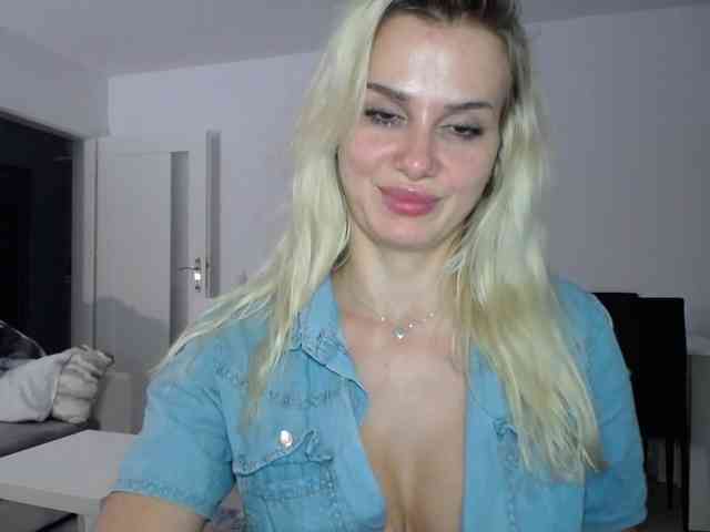 Cornelia22hot webcam
