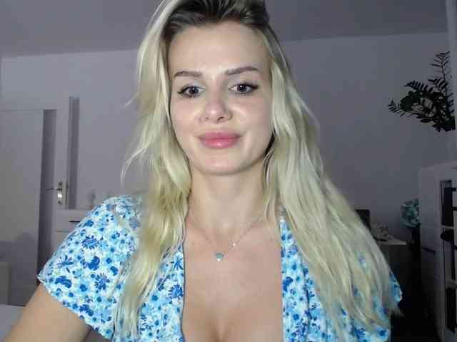 Cornelia22hot webcam