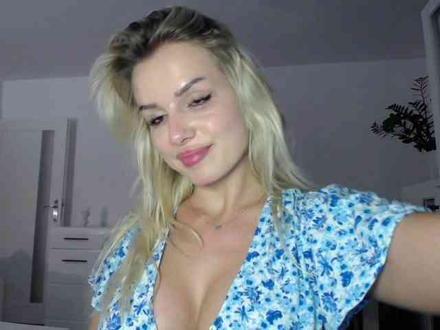 Cornelia22hot webcam