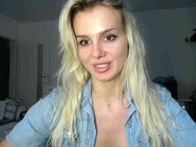 Cornelia22hot webcam