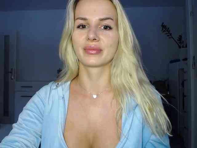Cornelia22hot webcam