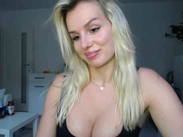 Cornelia22hot webcam
