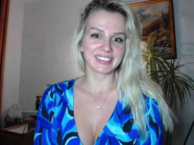 Cornelia22hot webcam
