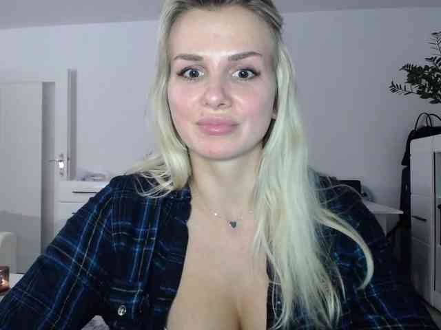 Cornelia22hot webcam