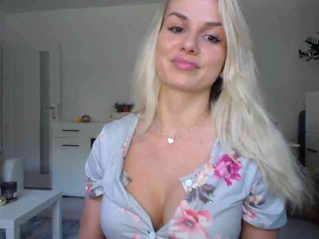 Cornelia22hot webcam