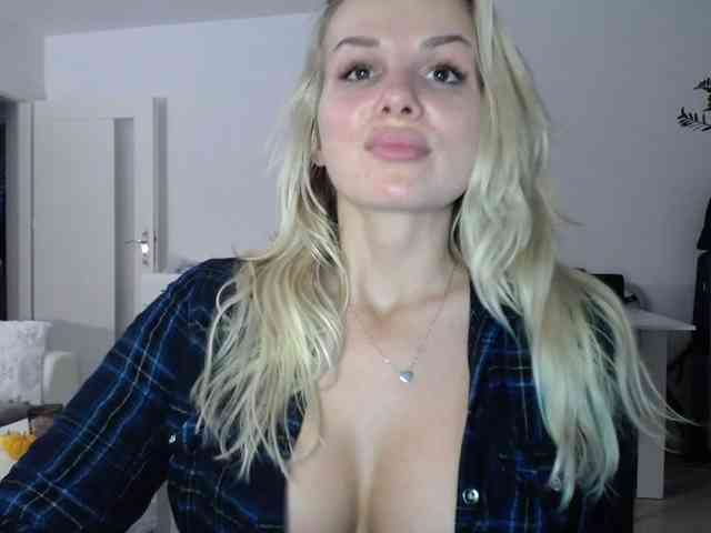Cornelia22hot webcam