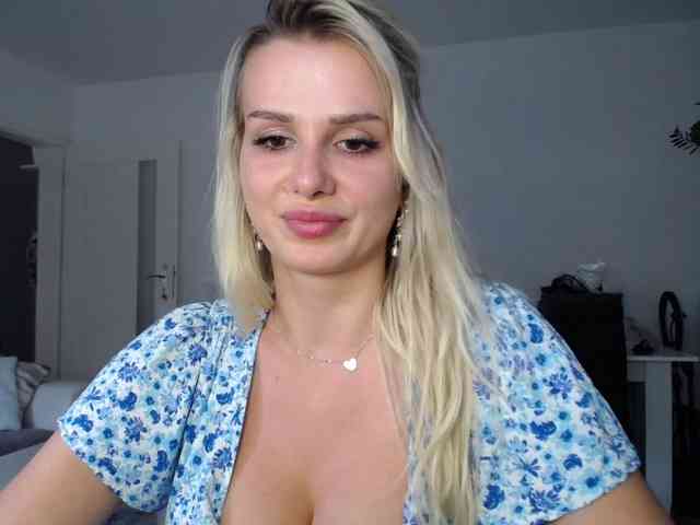 Cornelia22hot webcam