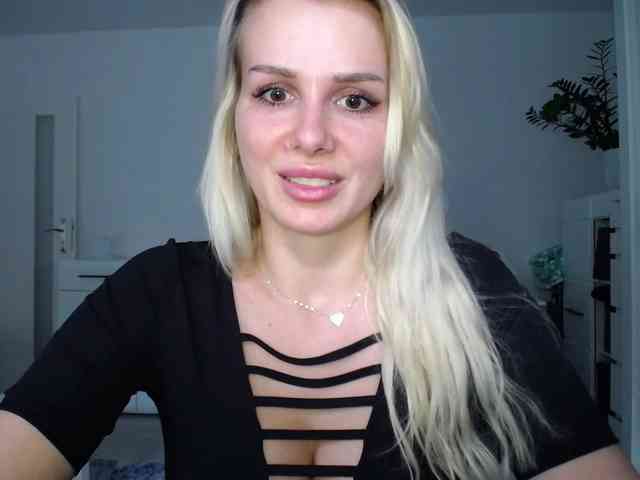 Cornelia22hot webcam