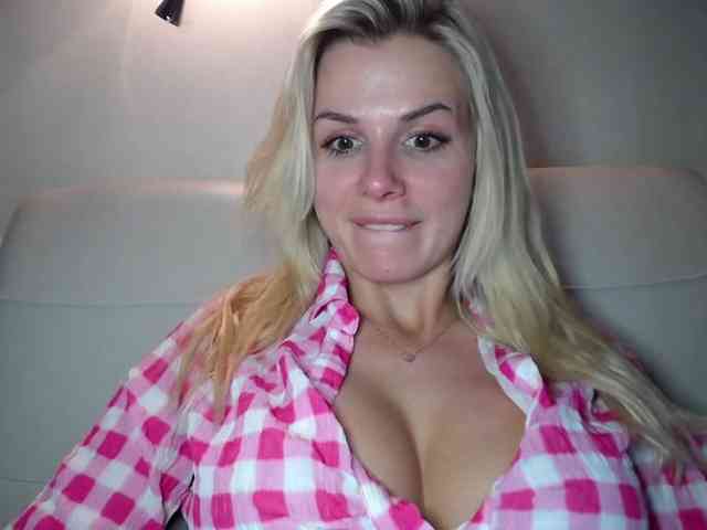 Cornelia22hot webcam