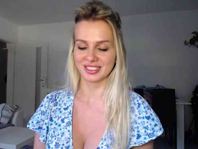 Cornelia22hot webcam