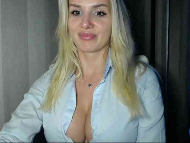 Cornelia22hot webcam