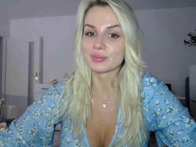 Cornelia22hot webcam