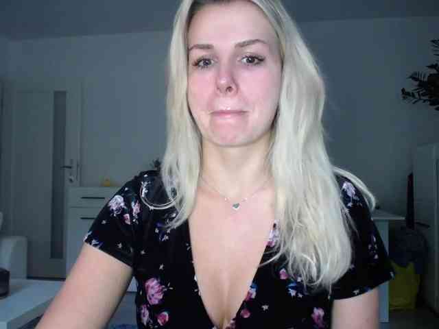 Cornelia22hot webcam