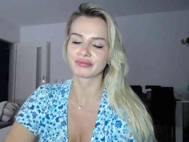 Cornelia22hot webcam