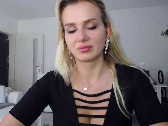 Cornelia22hot webcam