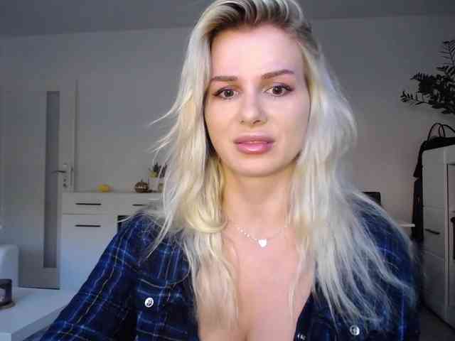 Cornelia22hot webcam