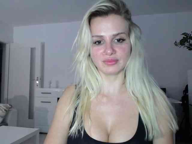 Cornelia22hot webcam