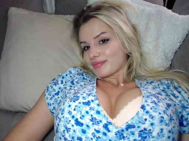 Cornelia22hot webcam