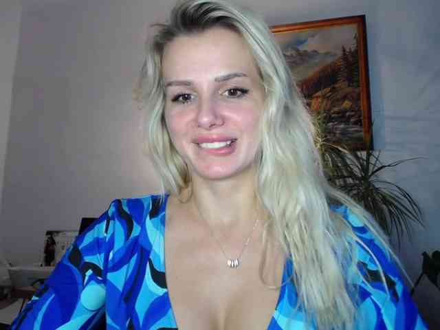 Cornelia22hot webcam
