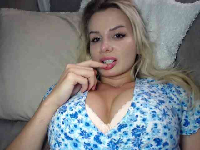 Cornelia22hot webcam