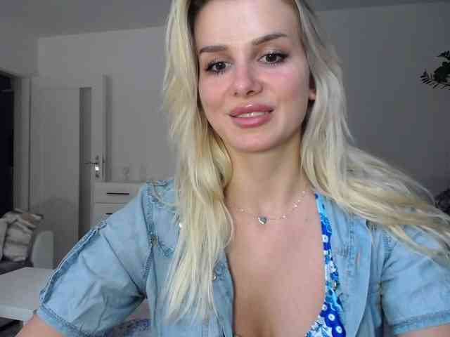 Cornelia22hot webcam