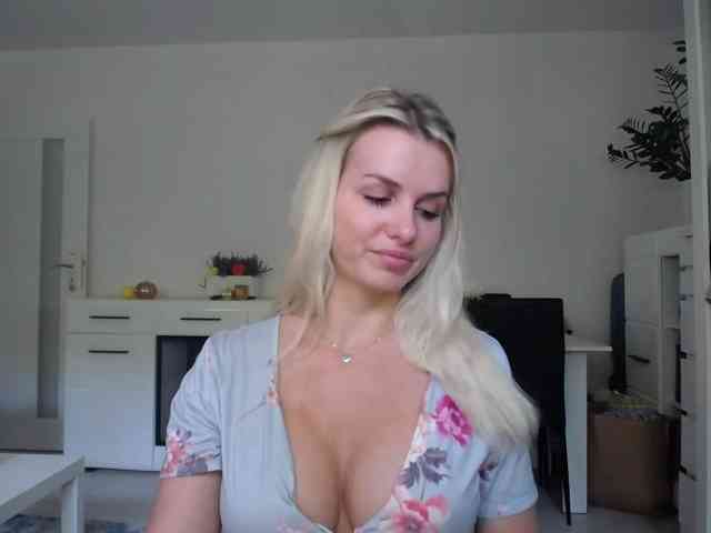Cornelia22hot webcam