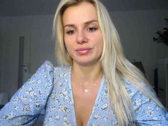 Cornelia22hot webcam