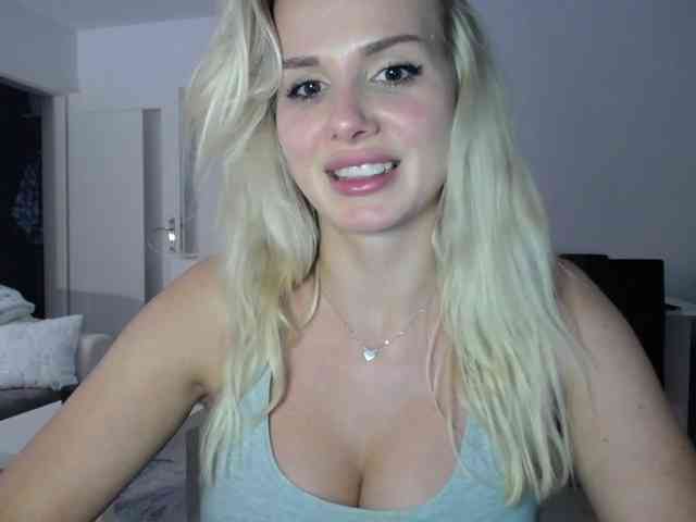 Cornelia22hot webcam