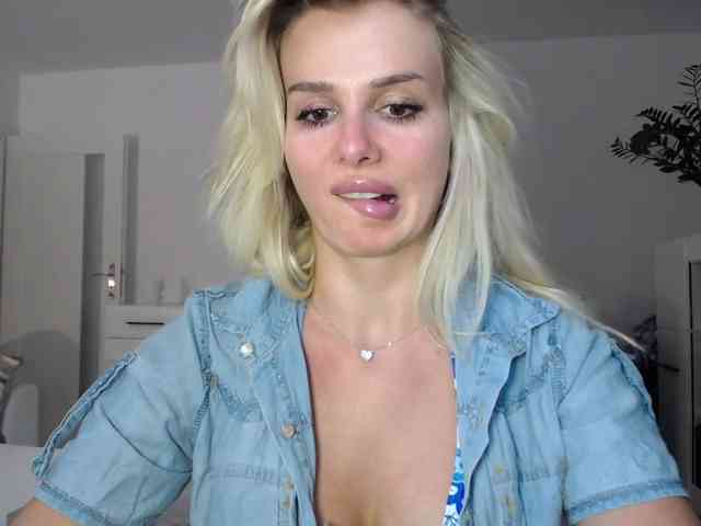 Cornelia22hot webcam