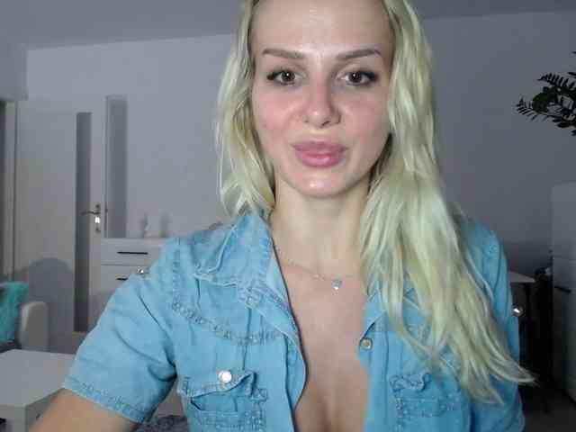 Cornelia22hot webcam
