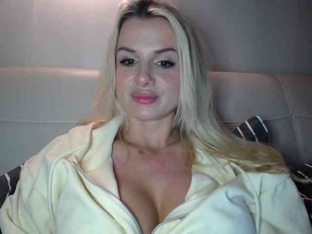 Cornelia22hot webcam