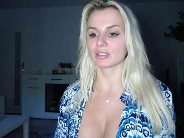 Cornelia22hot webcam