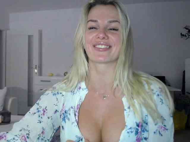 Cornelia22hot webcam