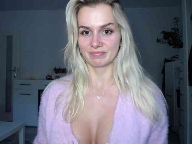 Cornelia22hot webcam