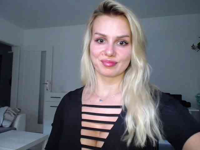 Cornelia22hot webcam