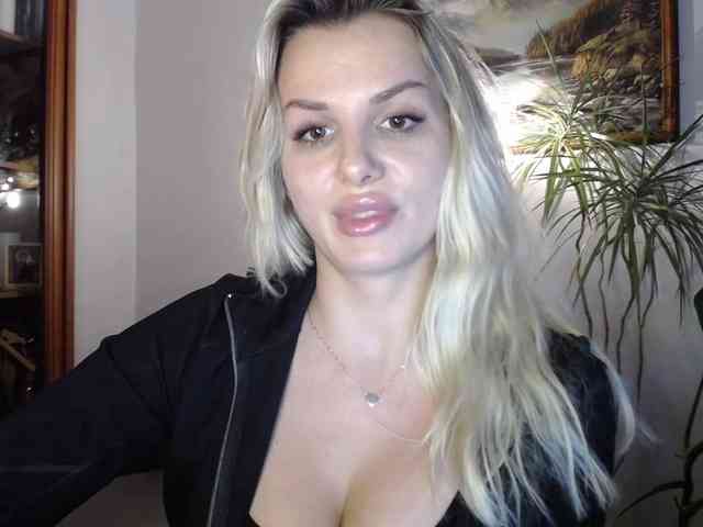 Cornelia22hot webcam