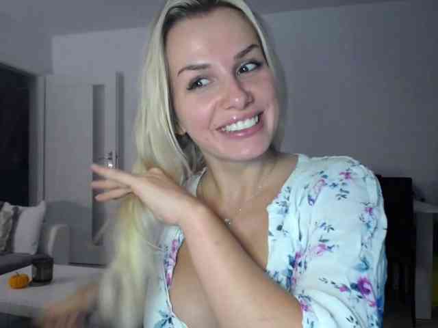 Cornelia22hot webcam