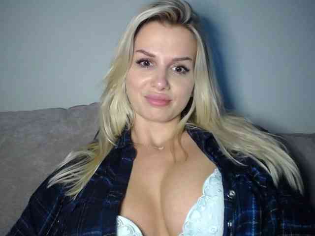 Cornelia22hot webcam