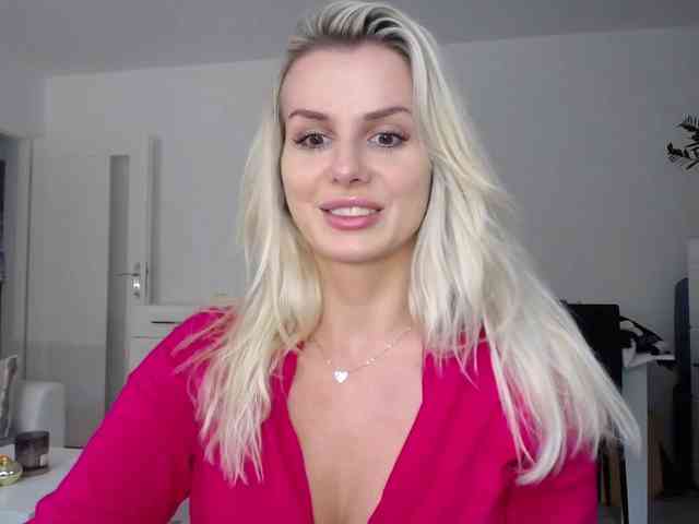 Cornelia22hot webcam