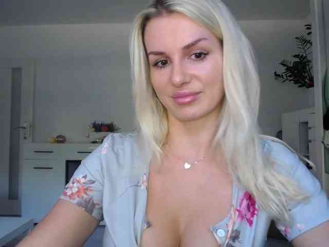 Cornelia22hot webcam