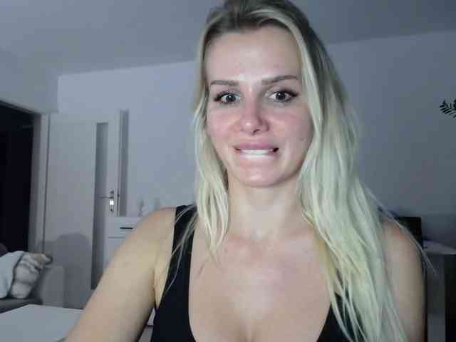 Cornelia22hot webcam