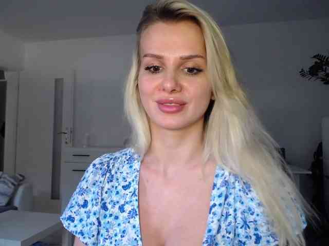 Cornelia22hot webcam
